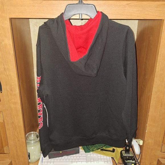 A Colosseum Ohio State Buckeyes black and red hoodie in a youth size medium. - Picture 2 of 11